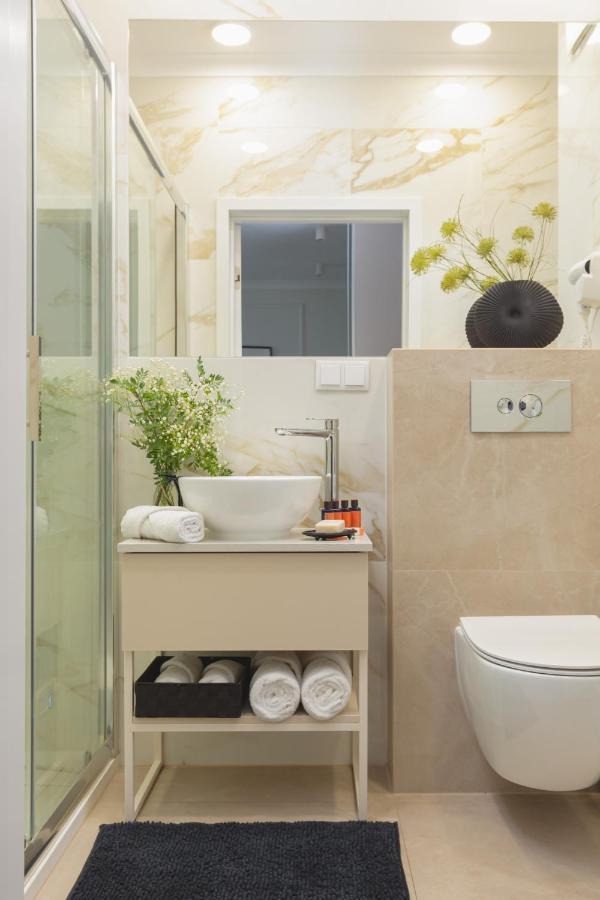 Mennica Residence Central Apartment By Renters Prestige Varšava Exteriér fotografie
